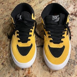 Worn once for an hour only! VANS SKATE HALF CAB SHOES - BRUCE LEE BLACK/YELLOW